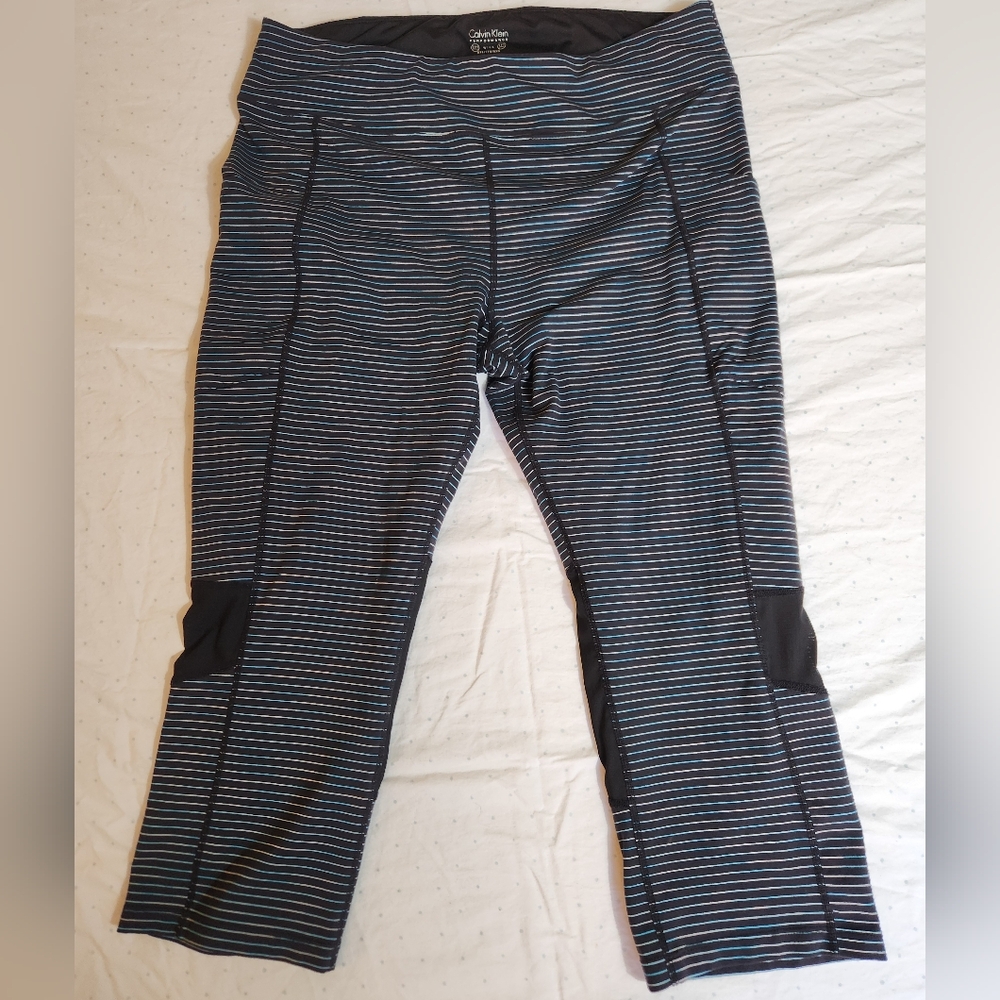 Calvin Klein Women's Striped Leggings. SKU F15